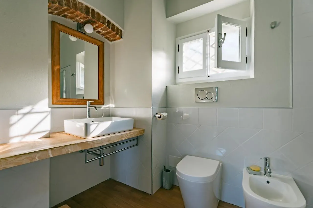 Caterina E L'Indaco Bed & Breakfast Sarzana Italy