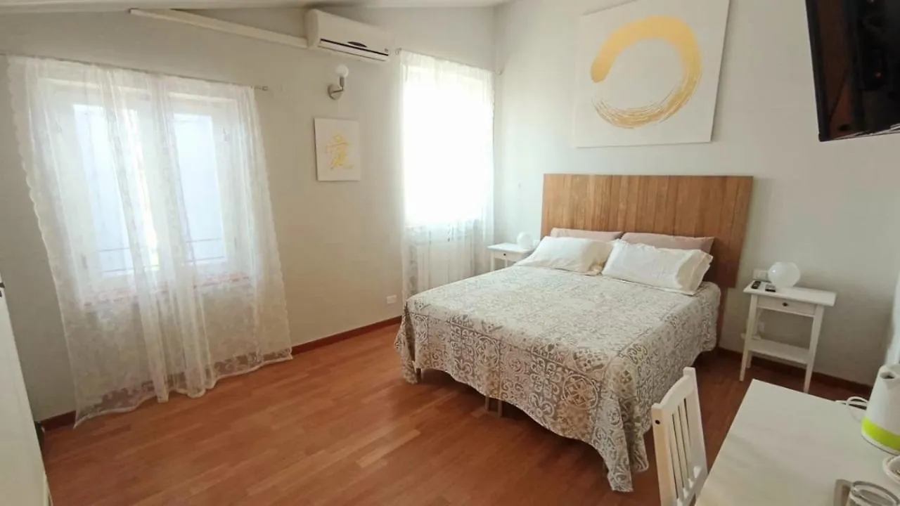 Bed & Breakfast Bed and Breakfast Caterina E L'Indaco Sarzana Italia