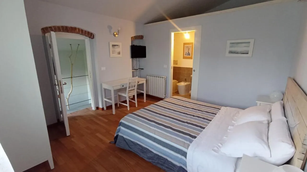 Caterina E L'Indaco Bed & Breakfast Sarzana Italy